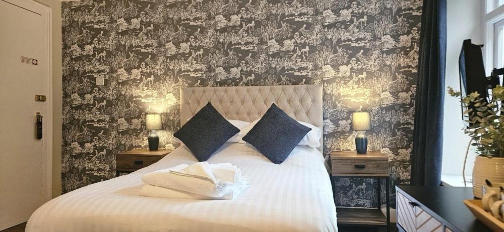 The Abbey Inn Buckfastleigh Esterno foto